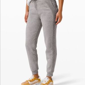 Lululemon Scuba Jogger Sherpa Stripe